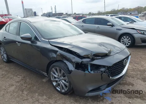 2021 Mazda Mazda3 Preferred z USA, uszkodzony, nr VIN JM1BPBCL1M1328792